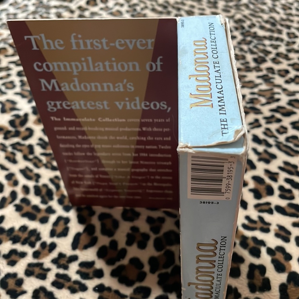 1990 MADONNA The Immaculate Collection ๐ถ VHS Video Collection Music Vintage 90s - Picture 6 of 15